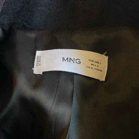 NWOT - Mango - Women's Deep Navy Peacoat with Boxy / Cropped Modern shape - Picture 5 of 12